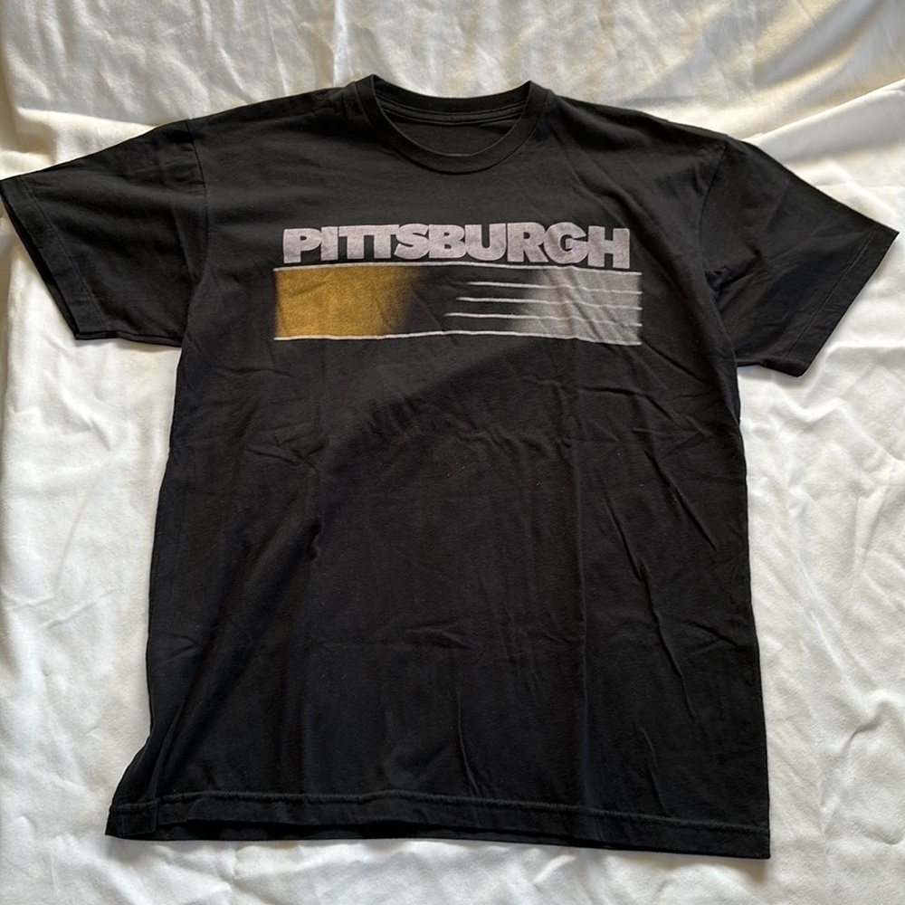 Erie Apparel Pittsburgh Vintage Graphic Tee - Size Large